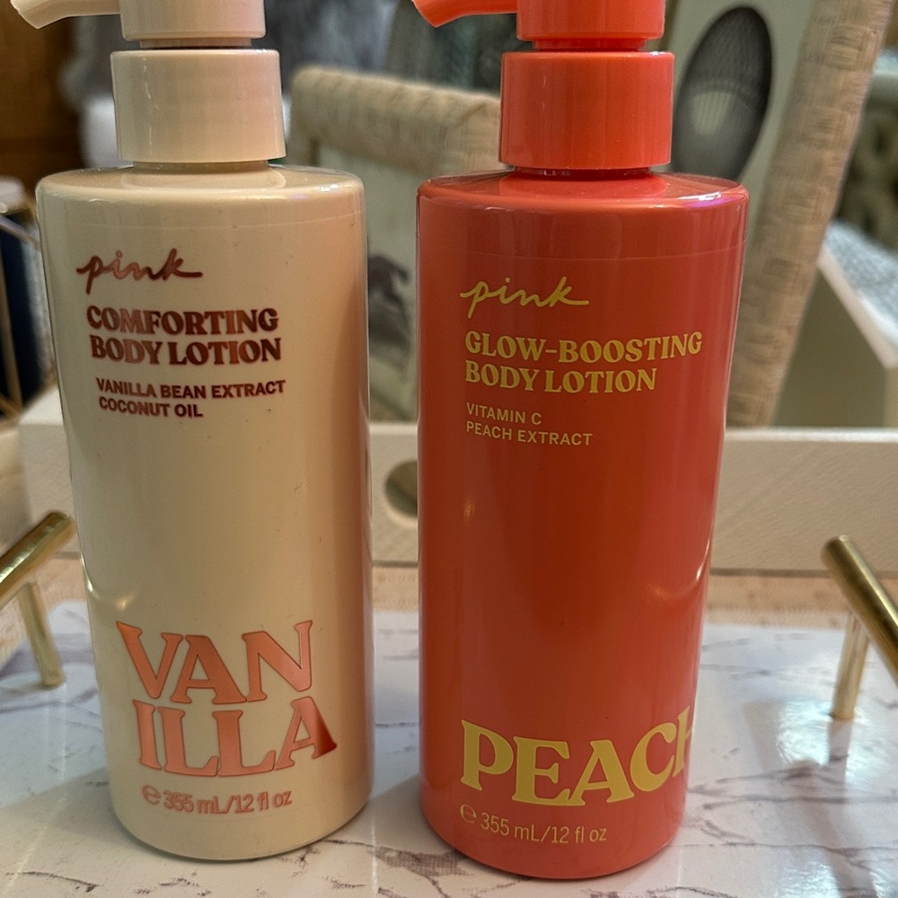 PINK Victoria's Secret Glow-Boosting Body Lotion - Peach (Coral)